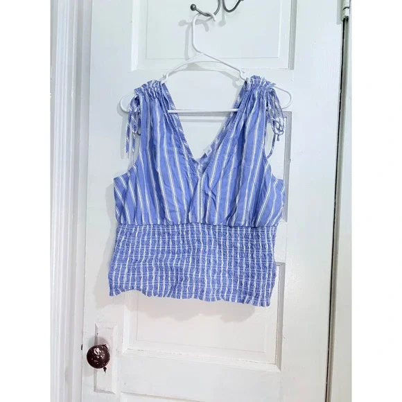 Old Navy Womens Coastal Nautical Blue White Striped Smocked V-Neck Top Large - Picture 1 of 3